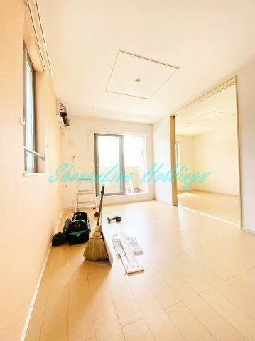 グランソレイユ　ウエストの居間・リビング|広々10.9帖のリビング