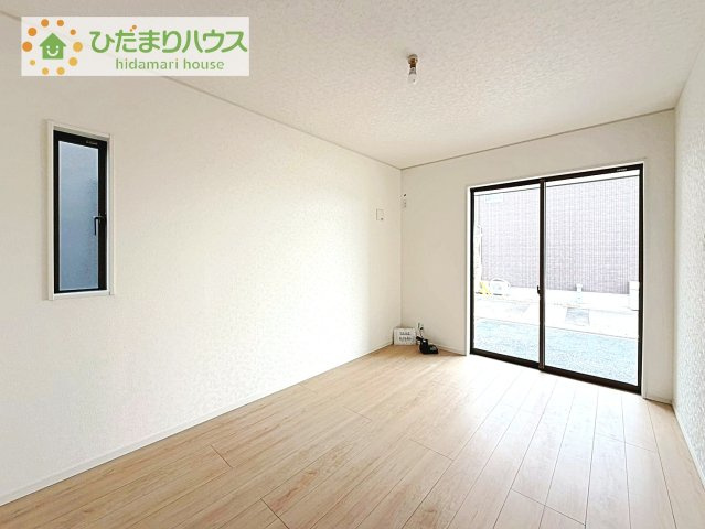 【寝室】 | 取手市新町第13　新築戸建　1号棟 | 広めの主寝室は、ベッドの他にもパソコンデスクやドレッサーなども置けちゃいます(*^-^*)