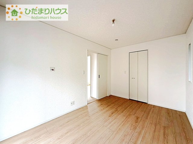 【寝室】 | 取手市新町第13　新築戸建　1号棟 | 大きなベッドを置いても余裕の広さの主寝室♪