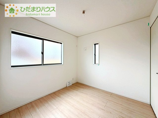 【洋室】 | 取手市新町第13　新築戸建　1号棟 | 机にベットを置けば子供部屋の完成です！