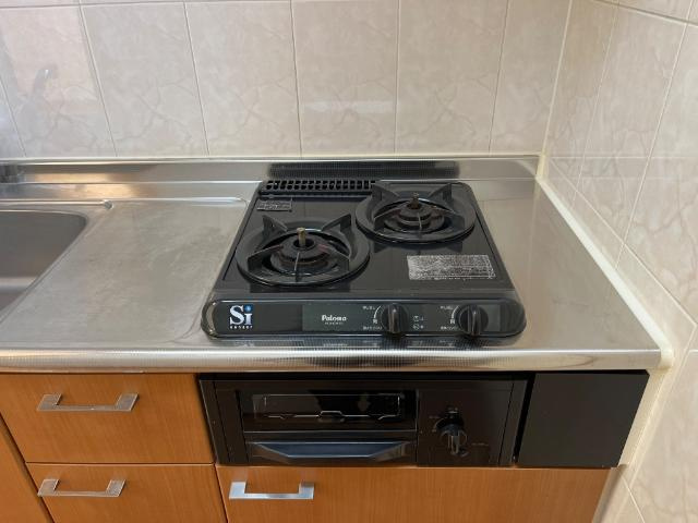 【キッチン】 | トラッドハウス愛宕 | 2口コンロ