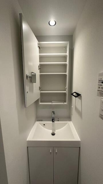 ZOOM新宿御苑前の洗面所|ZOOM新宿御苑前