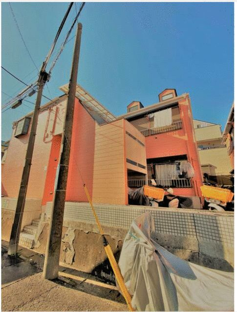 横浜市港南区港南５丁目のアパートの外観