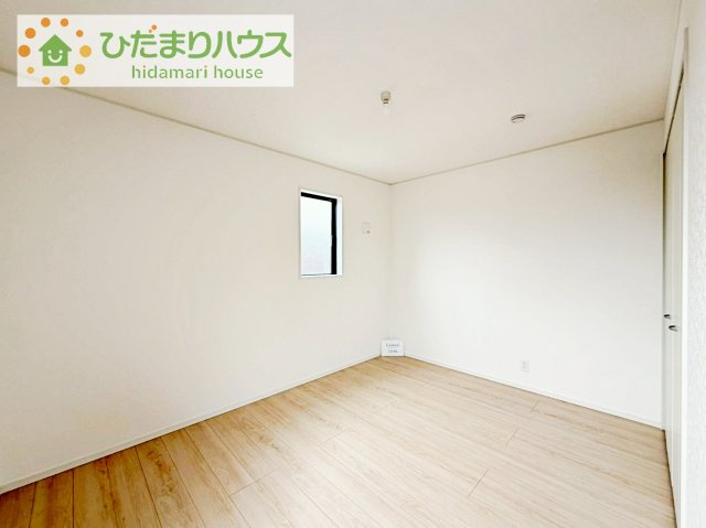 【寝室】 | 取手市新町第13　新築戸建　2号棟 | 大きなベッドを置いても余裕の広さの主寝室♪