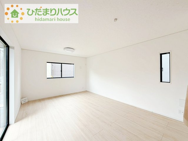 【居間・リビング】 | 取手市新町第13　新築戸建　2号棟 | 早くお仕事終わらせて、家に帰りたくなるようなリビングです(^^♪