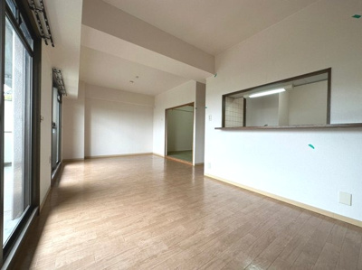 【居間・リビング】 | トレ・ビバース上山手公園Ⅰ