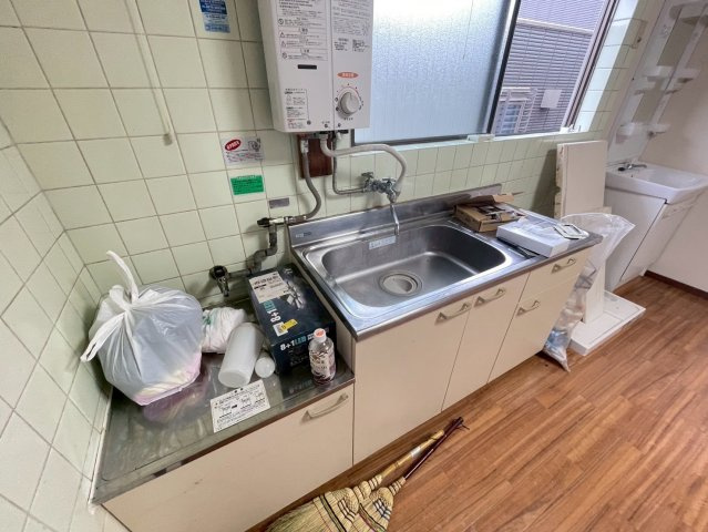 ハイム清芳　宅配BOX　角部屋　陽当たり良好　独立洗面台のキッチン