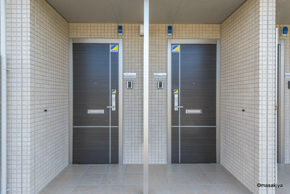 プリエのエントランス|玄関