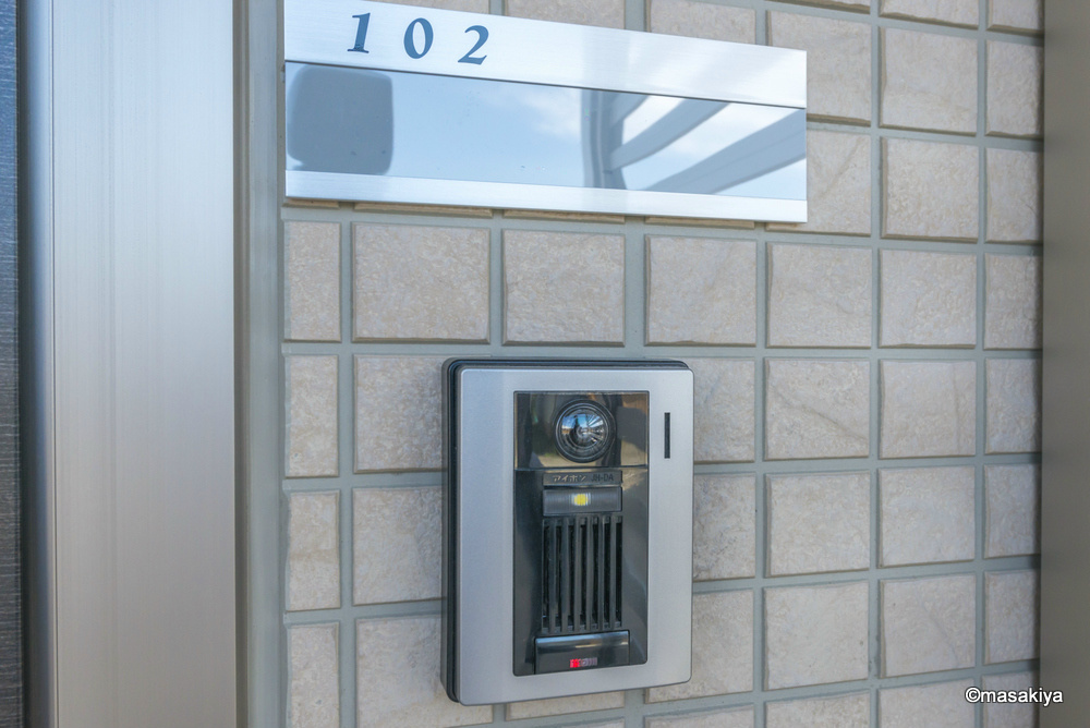 プリエのエントランス|TVインターホン