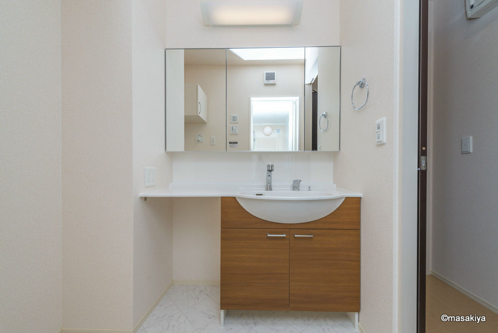 プリエの洗面所|洗面・脱衣　シャンプードレッサー付き。