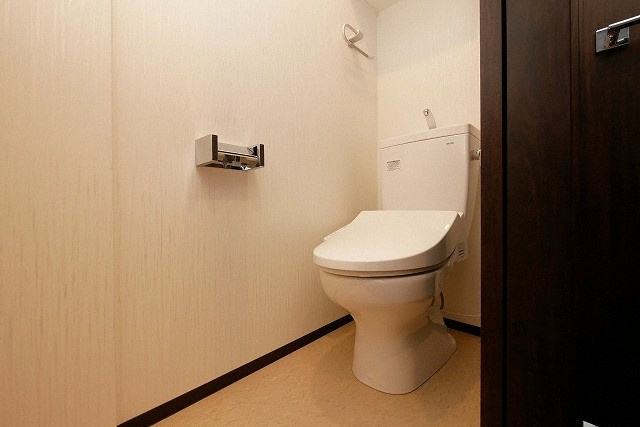 大阪市港区波除５丁目の賃貸マンションのトイレ