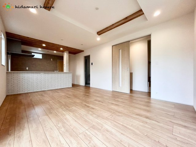 桶川市末広3丁目5期　新築戸建　ブルーミングガーデン01の居間・リビング|LDK：17帖