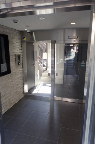 アリーチェ文京根津のエントランス