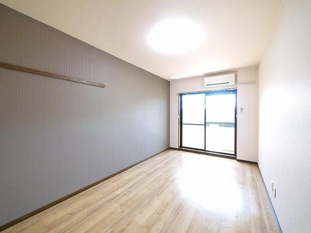 シティパレスあやめ池Ｐ８の内装|コンパクトで使いやすい洋室です