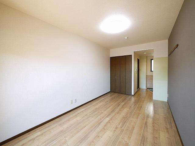 シティパレスあやめ池Ｐ８の洋室|個人の部屋や寝室として使える洋室です