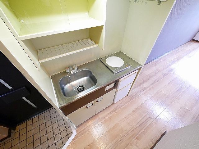 シティパレスあやめ池Ｐ８のキッチン|キッチンでお料理をお楽しみください