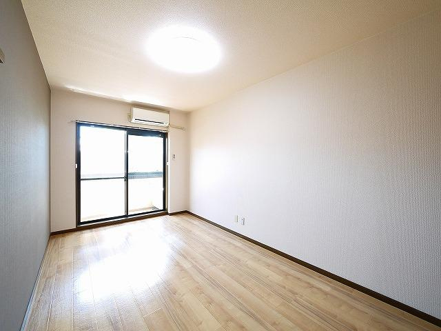 シティパレスあやめ池Ｐ８の寝室|落ち着いた色調の寝室です