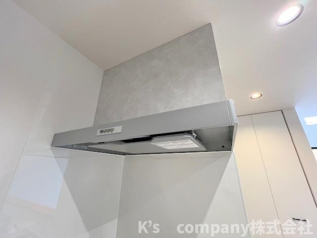 ◎高座郡寒川町小谷1丁目　新築戸建　D号棟のキッチン|レンジフード♪