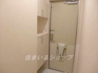 広島市安佐北区落合１丁目のアパートの玄関