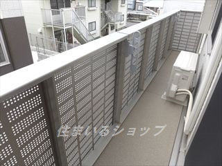 広島市安佐北区落合１丁目のアパートのバルコニー