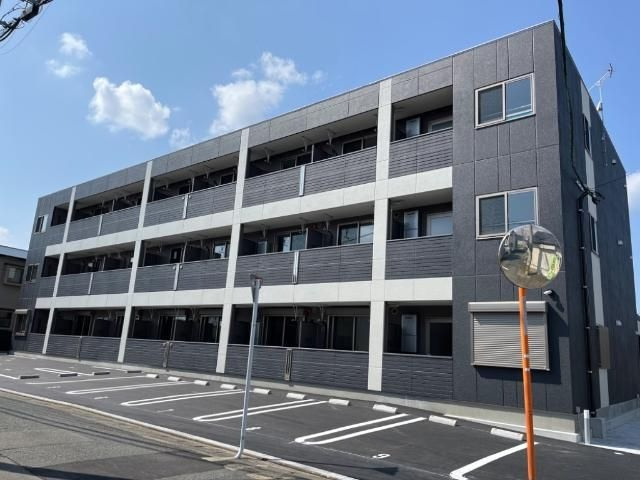 リバーサイド西月隈の外観