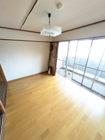 日吉第3コーポB棟の居間・リビング