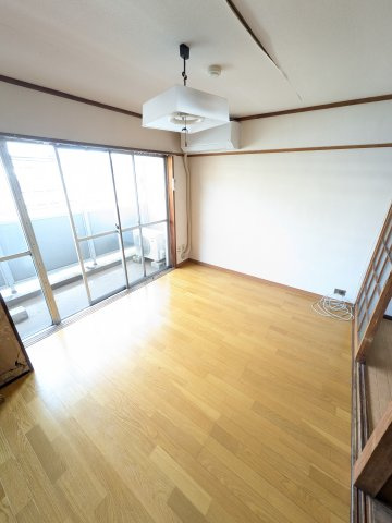 日吉第3コーポB棟の居間・リビング