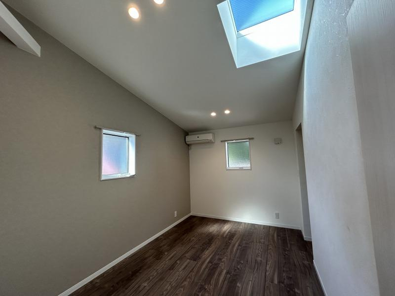 一宮しなね　中古戸建　（築浅物件）の洋室|天窓付き