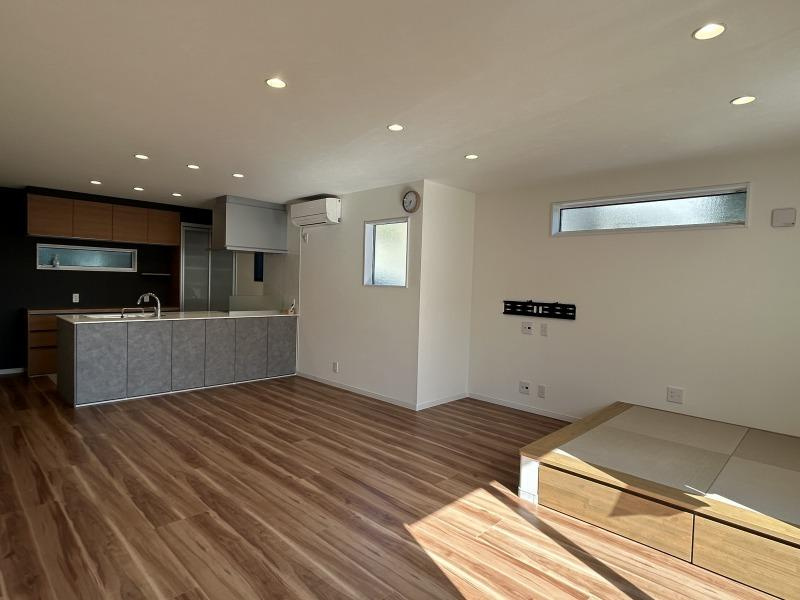 一宮しなね　中古戸建　（築浅物件）の居間・リビング|LDK 　20.0帖