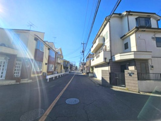 【前面道路含む現地写真】 | 東久留米市滝山七丁目 ガレージ付中古戸建 | 周辺環境も整った、とても住みやすい環境です