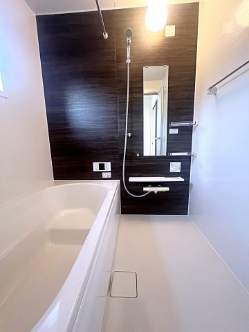 新築戸建・新築建売　福島市南沢又下並松　北沢又小・信陵中の浴室|浴室乾燥機付き＆小窓付きなのでカビの発生を抑制！浴室を清潔に保つことができます！
