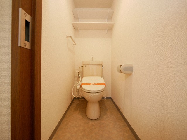 大阪市淀川区西宮原２丁目の賃貸マンションのトイレ