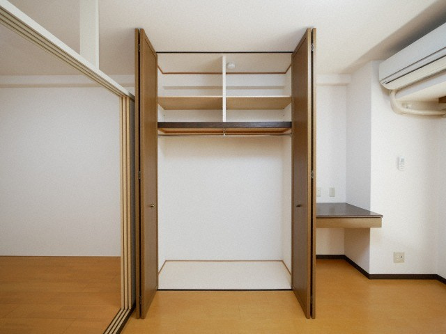 大阪市淀川区西宮原２丁目の賃貸マンションの収納