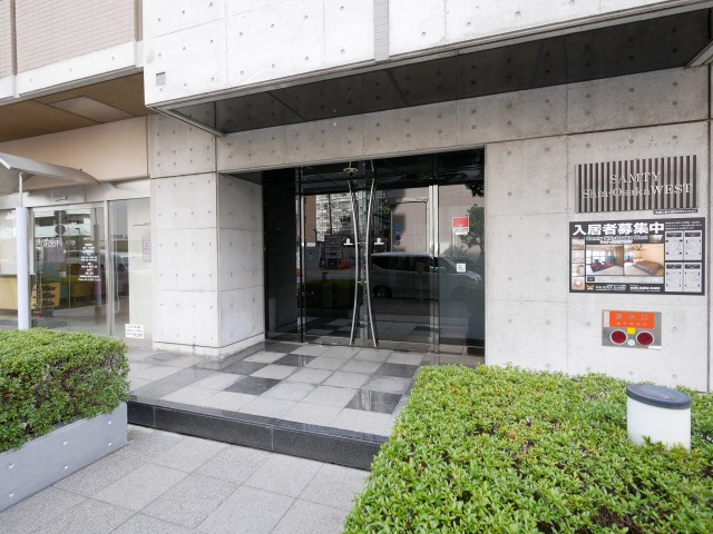 大阪市淀川区西宮原２丁目の賃貸マンションのエントランス