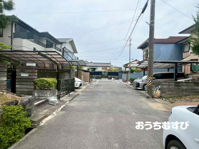尾張旭市南新町中畑(全1棟)の前面道路含む現地写真
