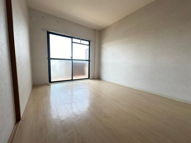 アルフォルスエムの洋室