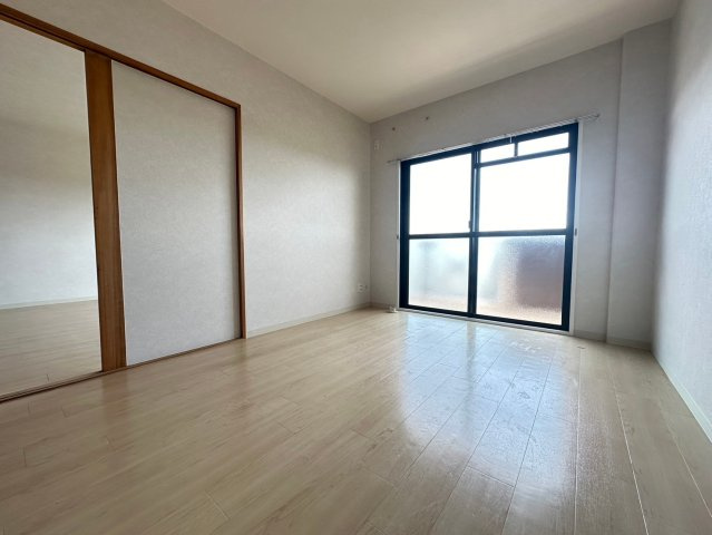 アルフォルスエムの洋室