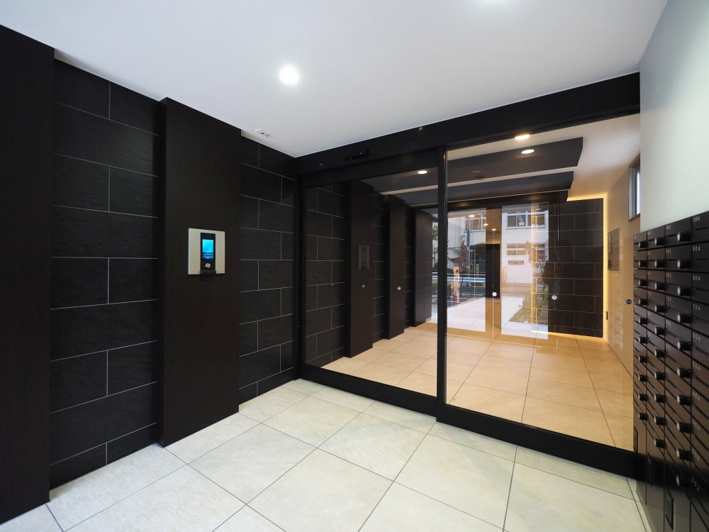 大阪市淀川区木川東３丁目の賃貸マンションのエントランス