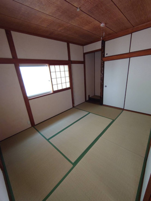 【和室】 | 池田戸建貸家 | 階段上がって右側の和室6帖