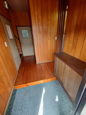 【玄関】 | 池田戸建貸家 | 下駄箱も付いています