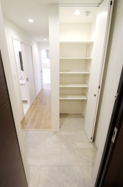 Rapport H&Sの玄関