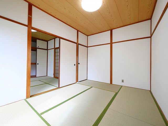 三輪マンションの和室