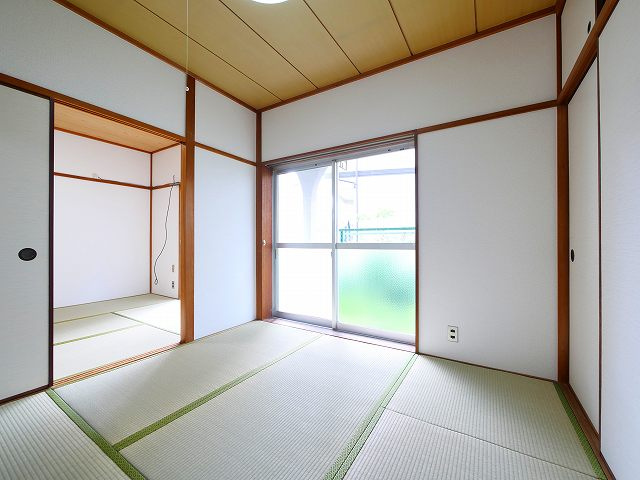三輪マンションの和室