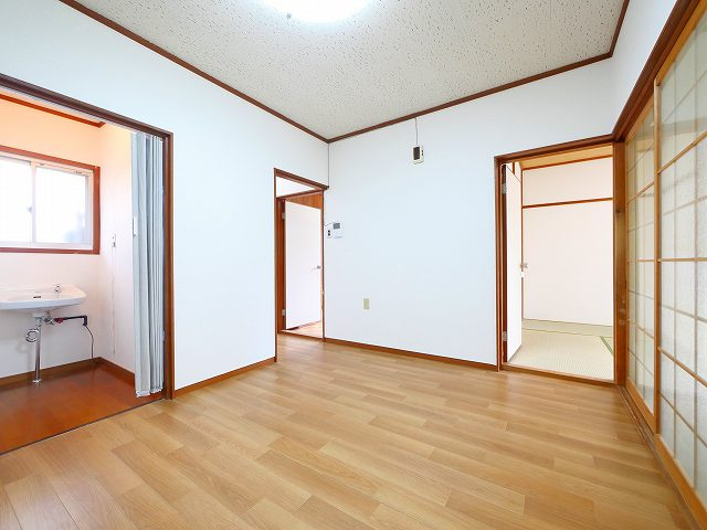 三輪マンションの内装