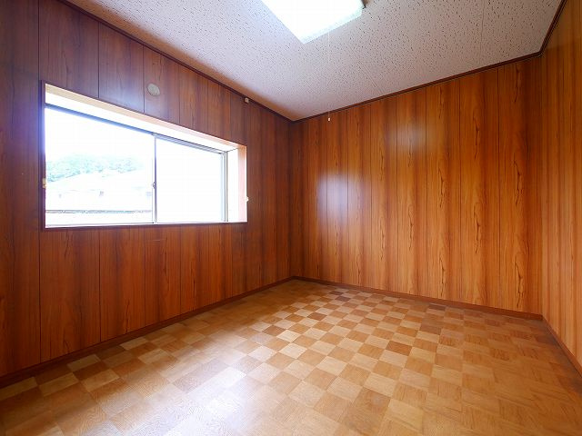 三輪マンションの洋室