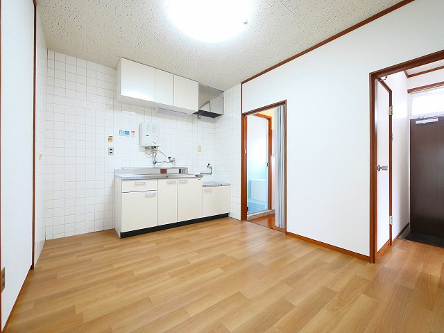 三輪マンションの居間・リビング