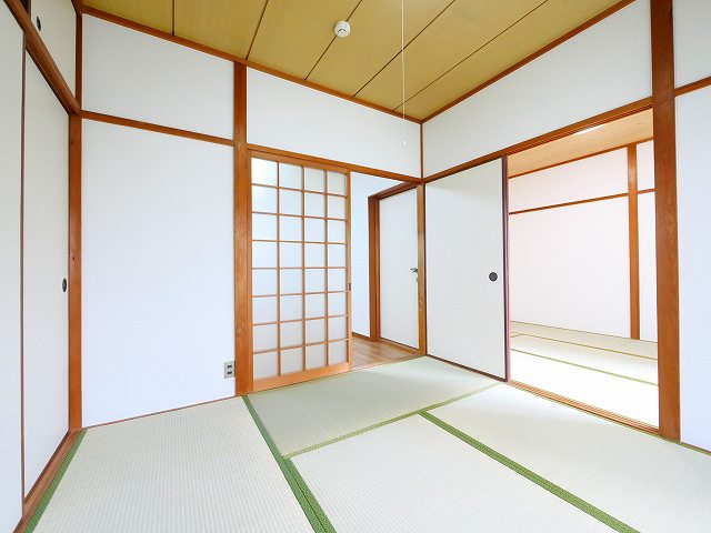 三輪マンションの和室