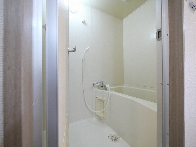 大阪市淀川区木川西３丁目の賃貸マンションの浴室