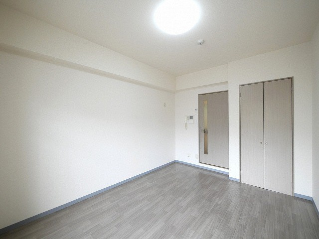 大阪市淀川区木川西３丁目の賃貸マンションの居間・リビング