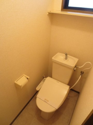 【トイレ】 | ファミール本郷 C棟 | C202 温水洗浄暖房便座トイレ